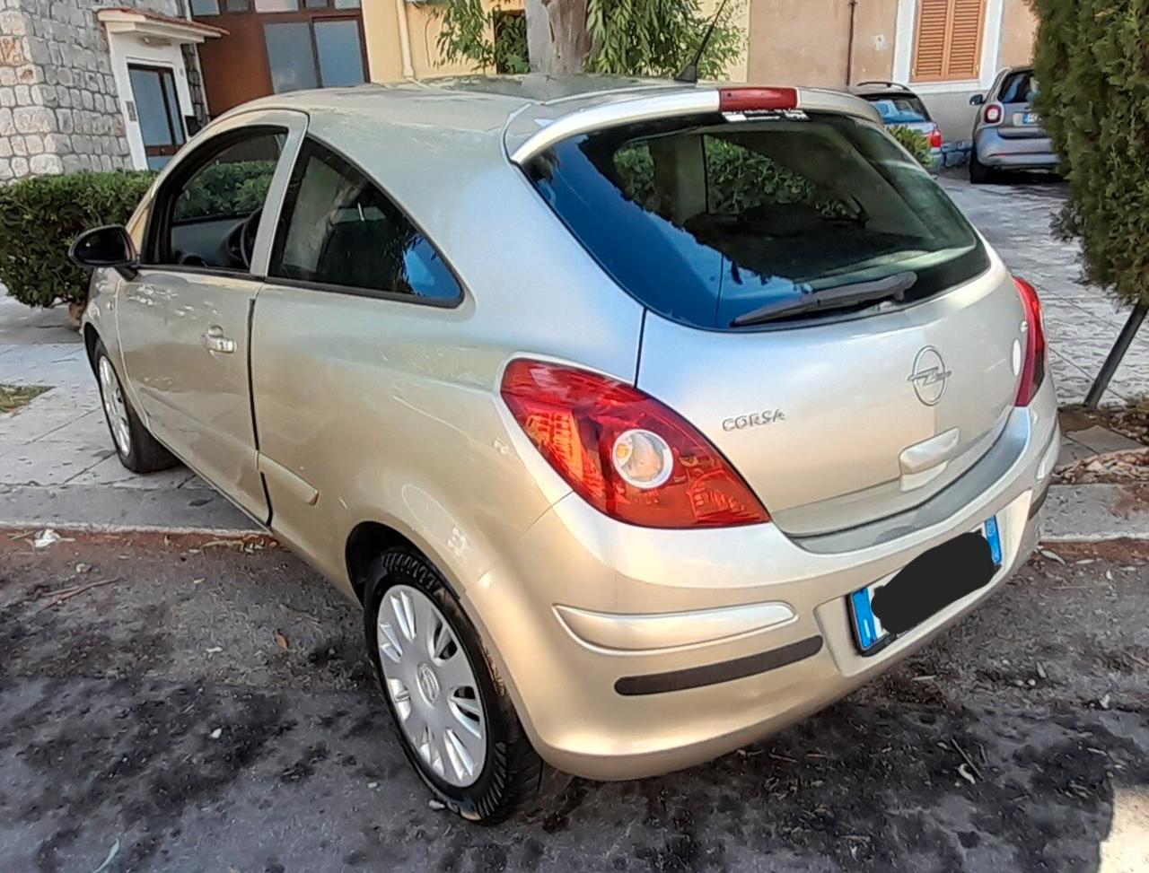 Opel Corsa 1.2 3 porte Club