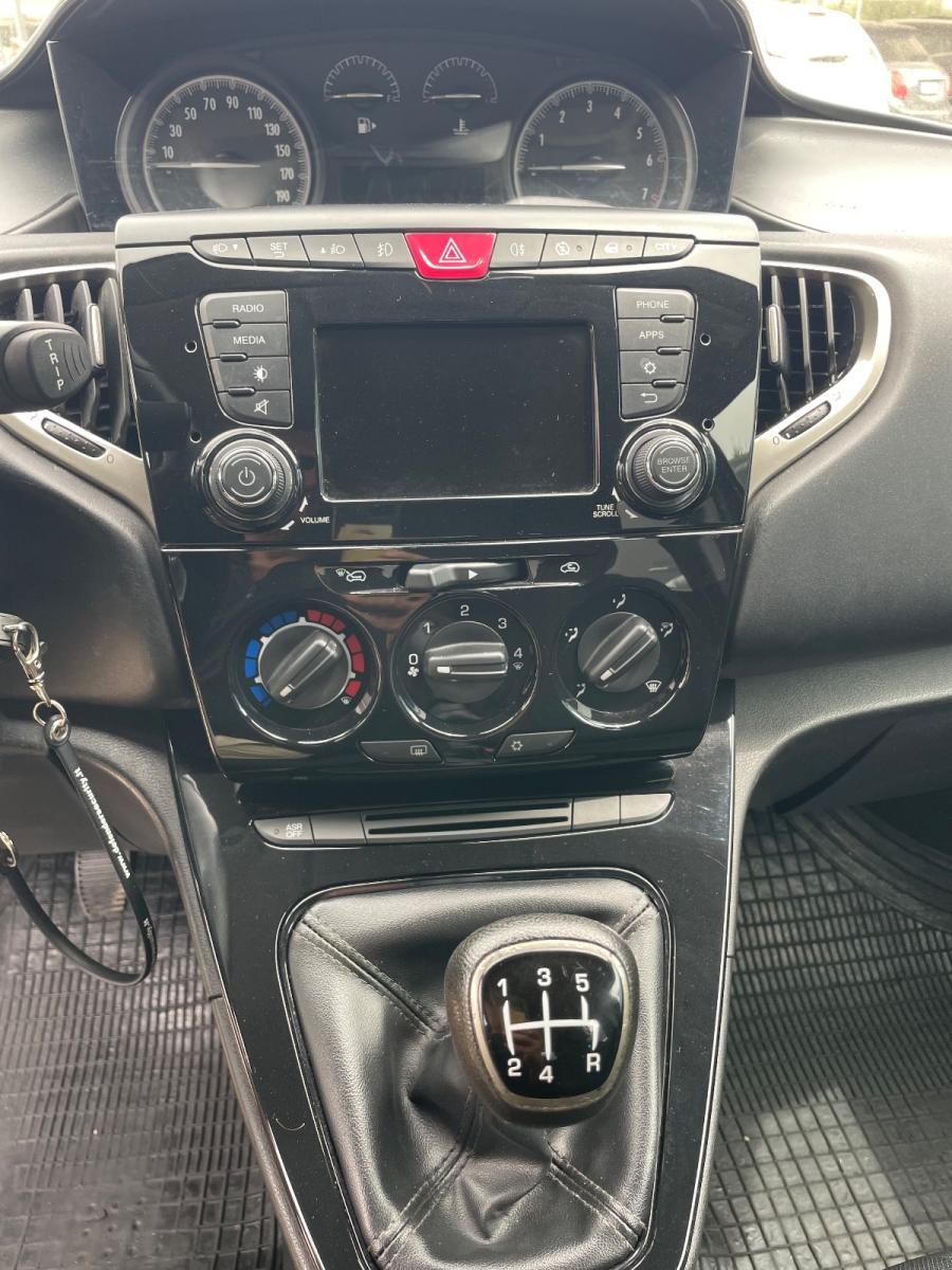 LANCIA - Ypsilon - 1.2 69 CV 5p. Gold