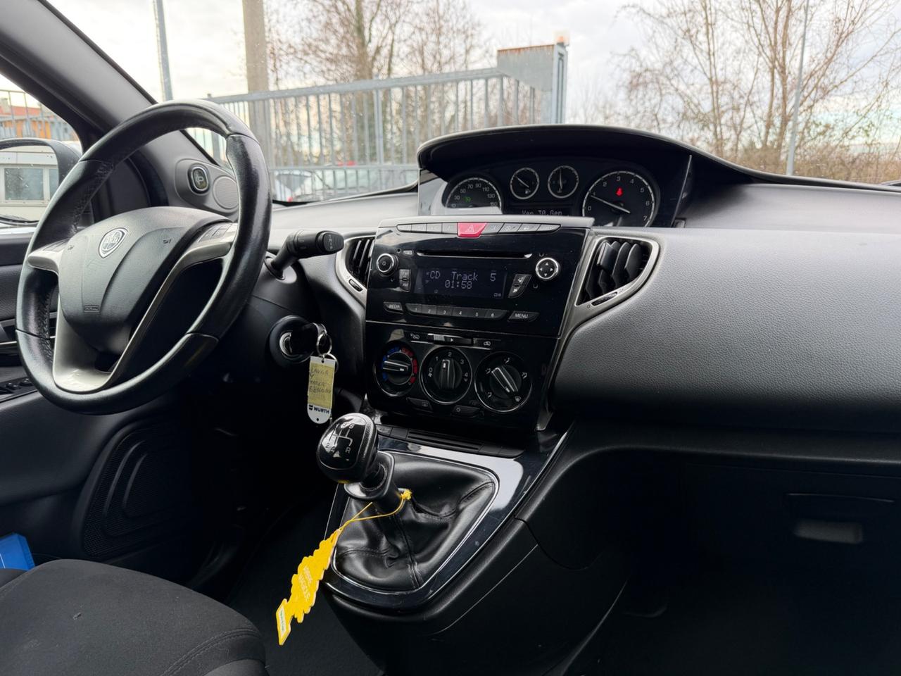 Lancia Ypsilon 1.2 69 CV 5 porte Platinum