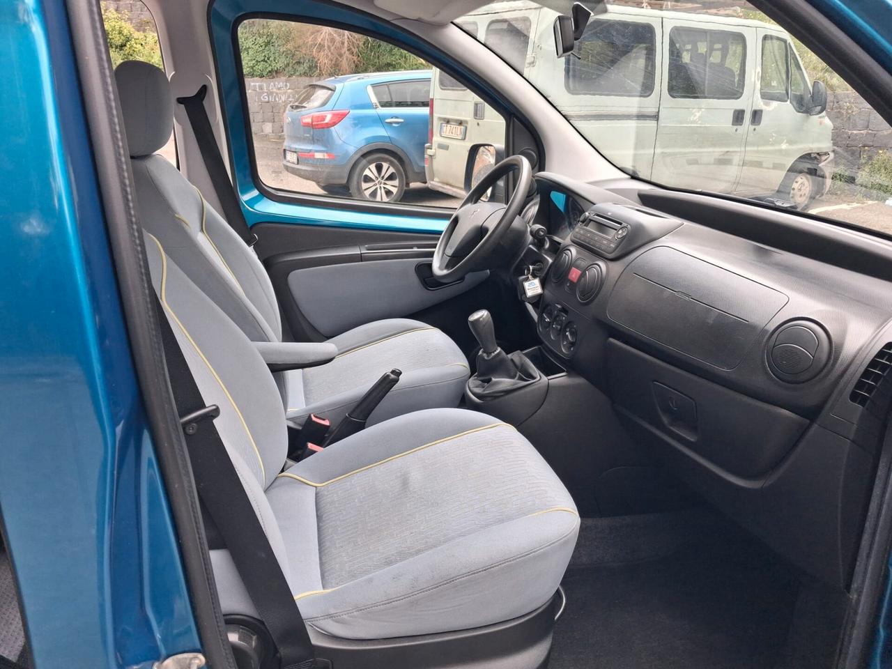 Peugeot Bipper Pianale ribassato con rampa disabili in carrozzina