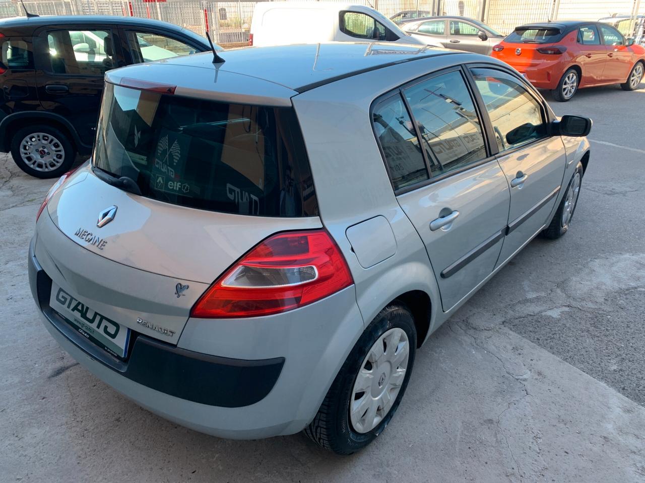 Renault Megane 1.9 dCi 5P 89.000Km