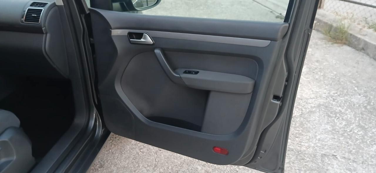 Volkswagen Touran 7 Posti 1.6 TDI Comfortline - 2014