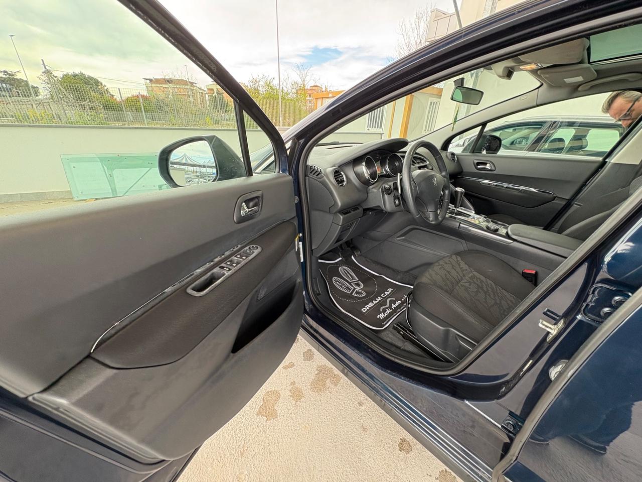 Peugeot 3008 1.6 HDi 110CV cambio robotizzato Outdoor