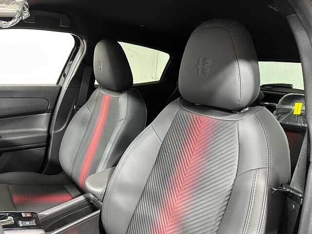 Alfa Romeo Junior 1.2 145 CV Hybrid eDCT6 Q4 KM ZERO