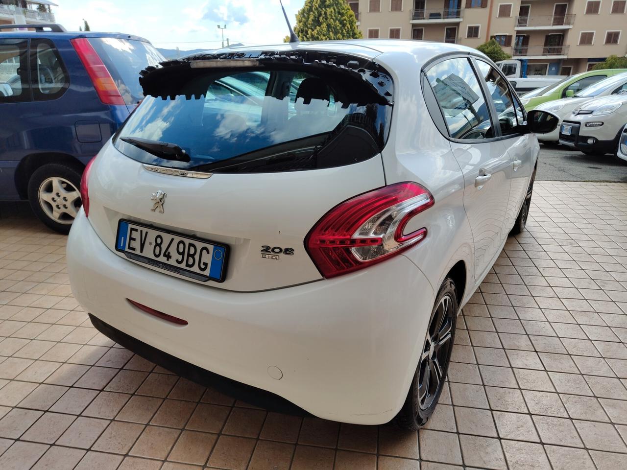 Peugeot 208 1.4 e-HDi 68 CV S&S robotizzato 5 porte Active