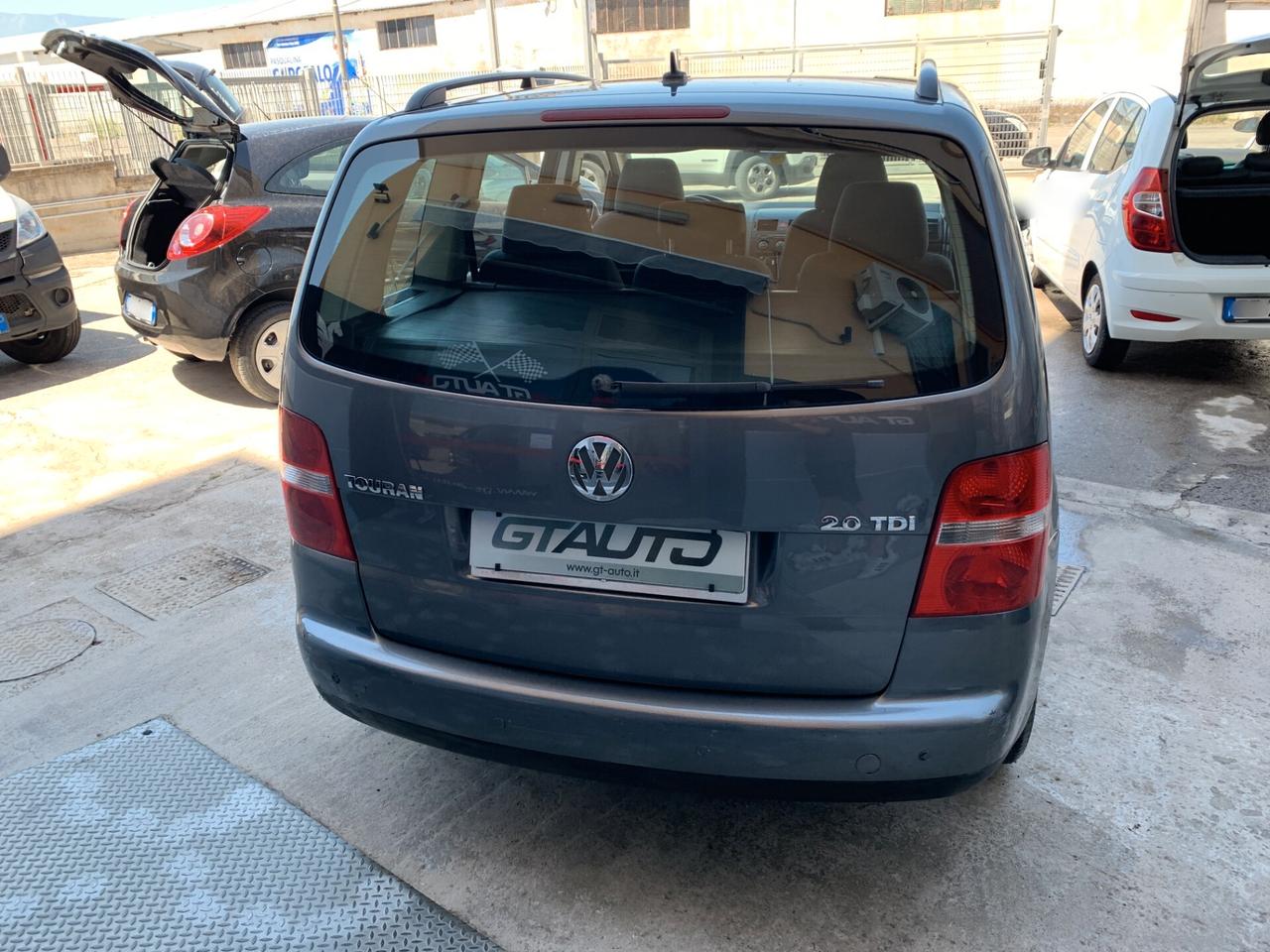 Volkswagen Touran 2.0 TDI Highline