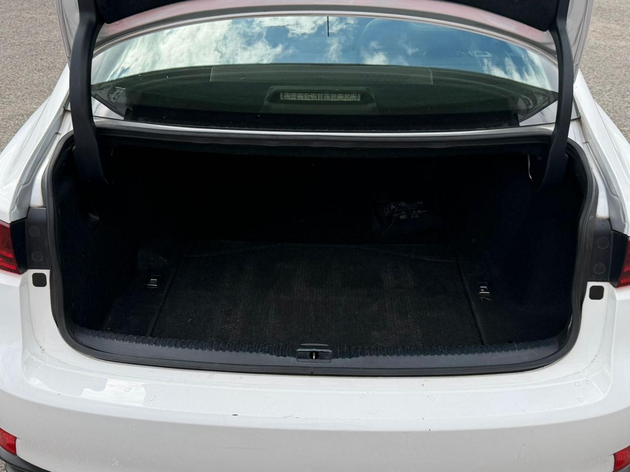 Lexus IS 300 Hybrid Luxury