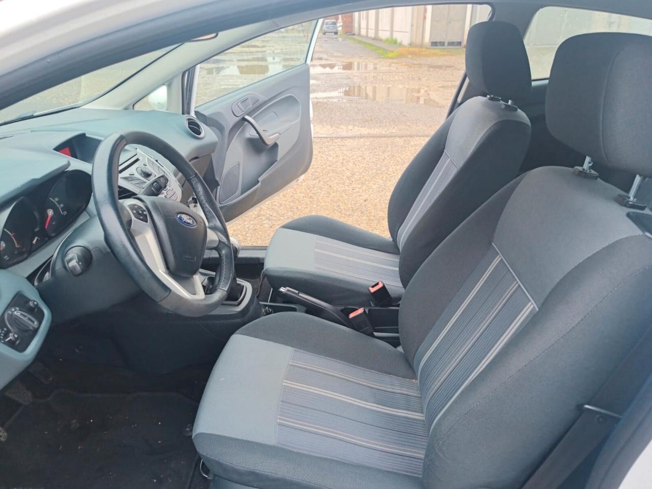 Ford Fiesta 2009---1.2 Benzina Neopatentati