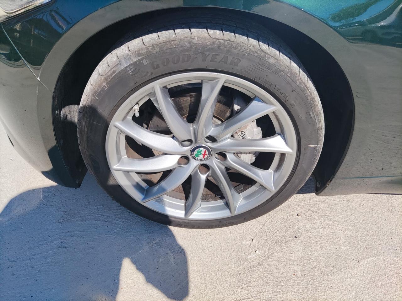 Alfa Romeo Giulia 2.0 Turbo 200 CV AT8 Business