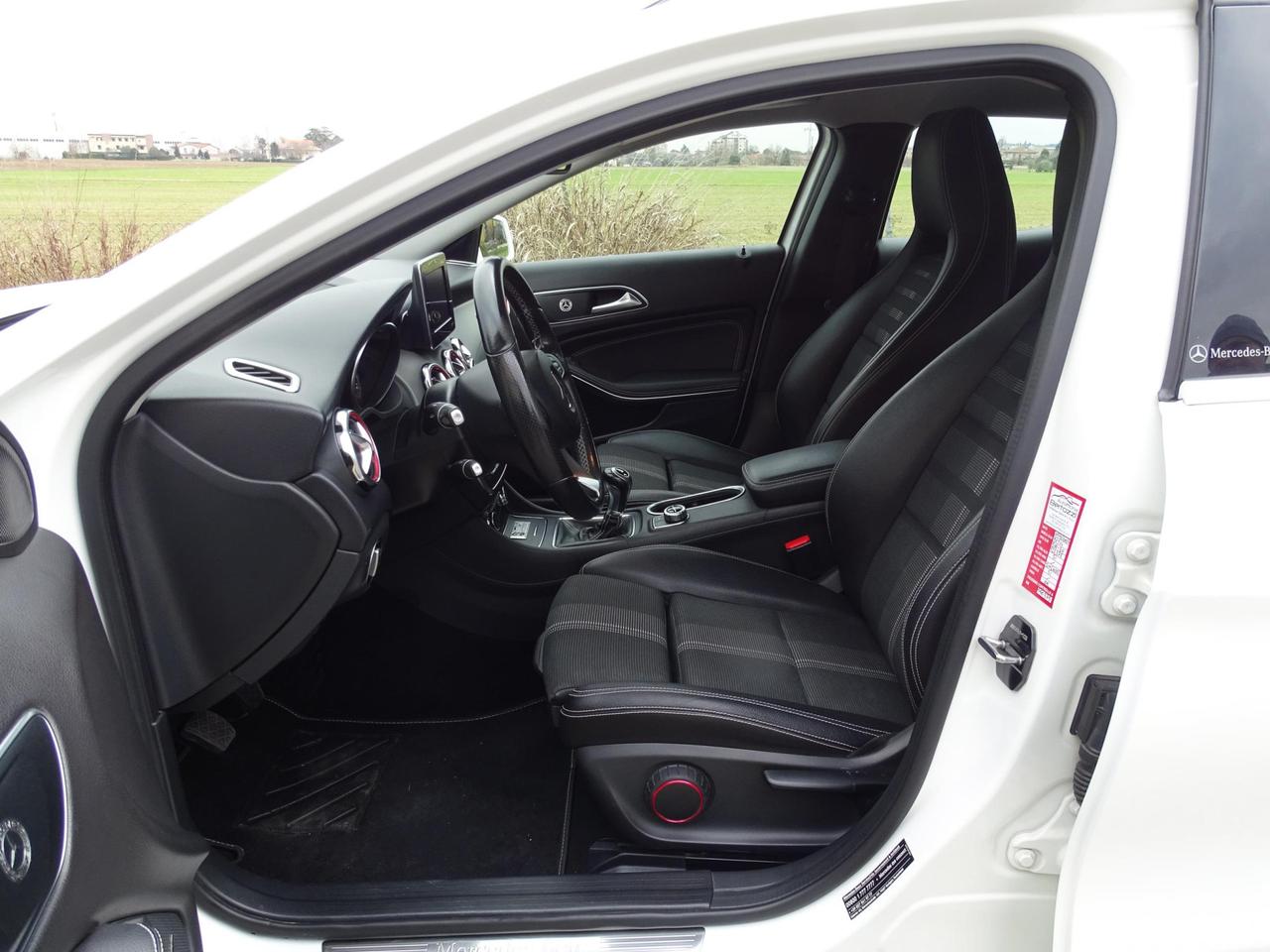 Mercedes-Benz GLA 180 Sport PACCHETTO AMG SPECIAL EDITION