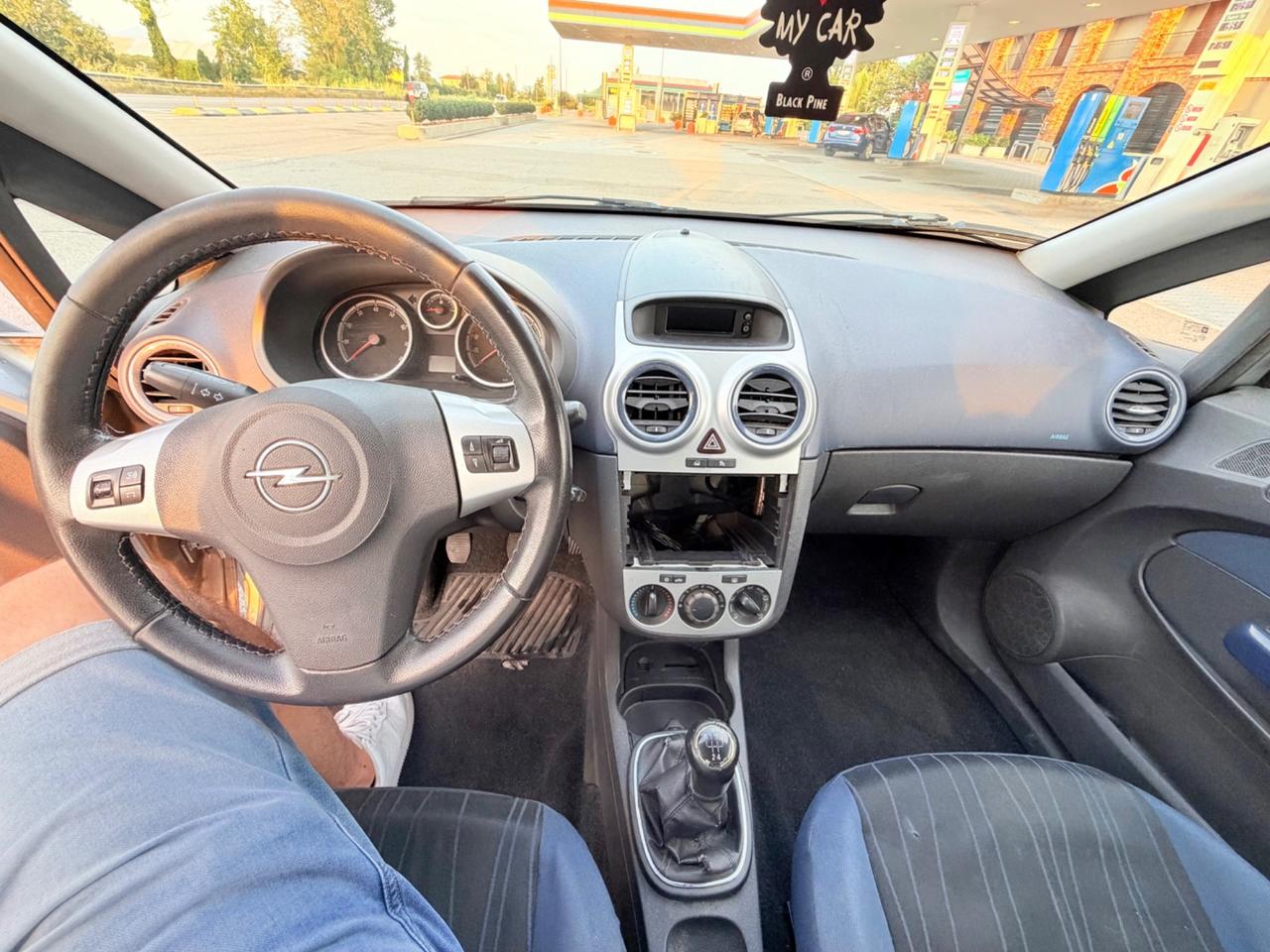 Opel Corsa 1.2 5 porte Cosmo