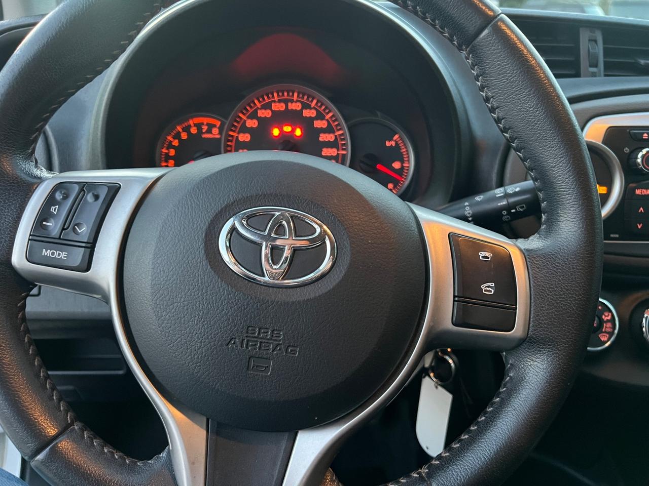 Toyota Yaris 1.0 5 porte Active Permute Rate Garanzia