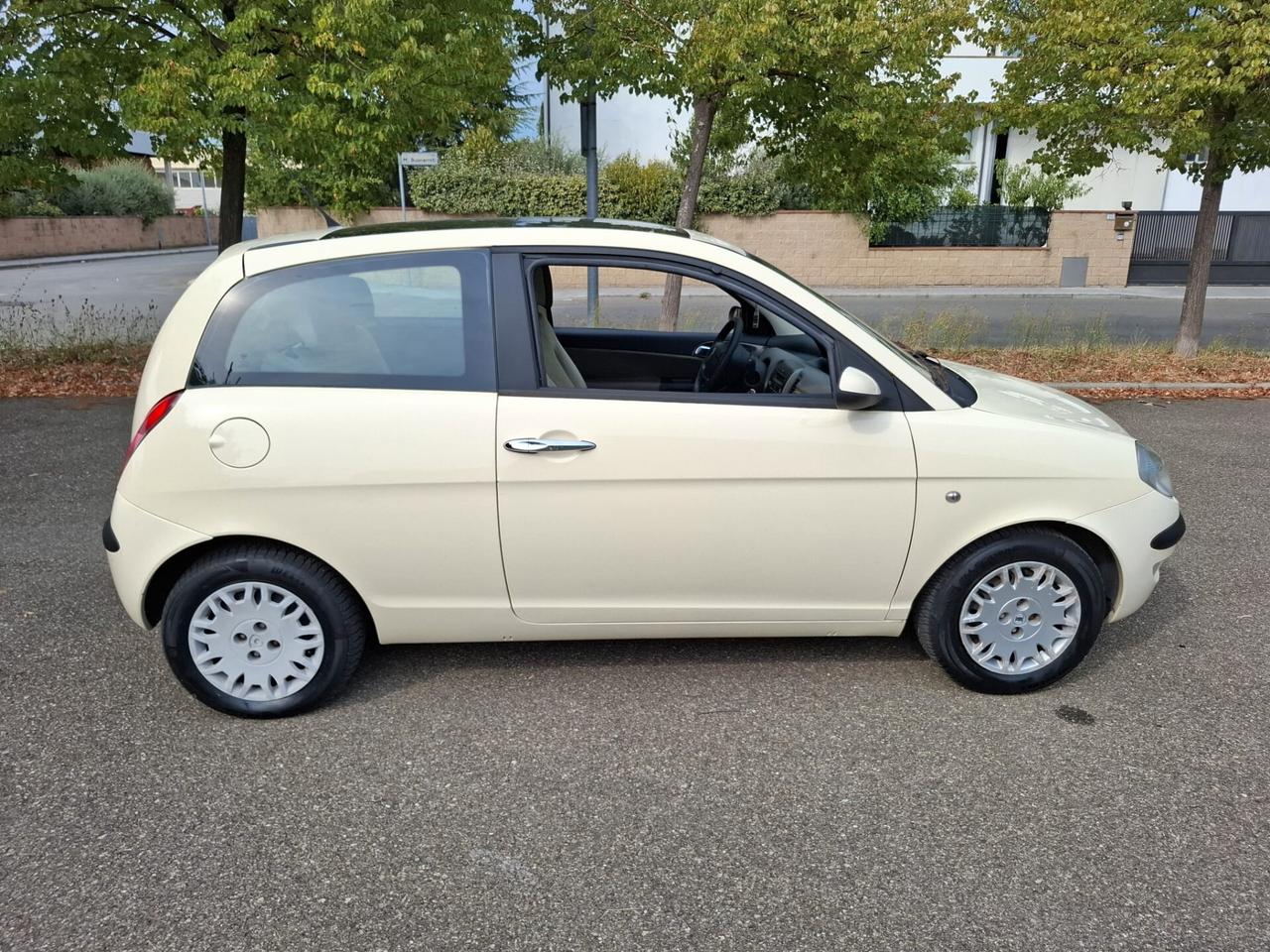 Lancia Ypsilon 1.2 benzina SOLAMENTE 93.000 KM
