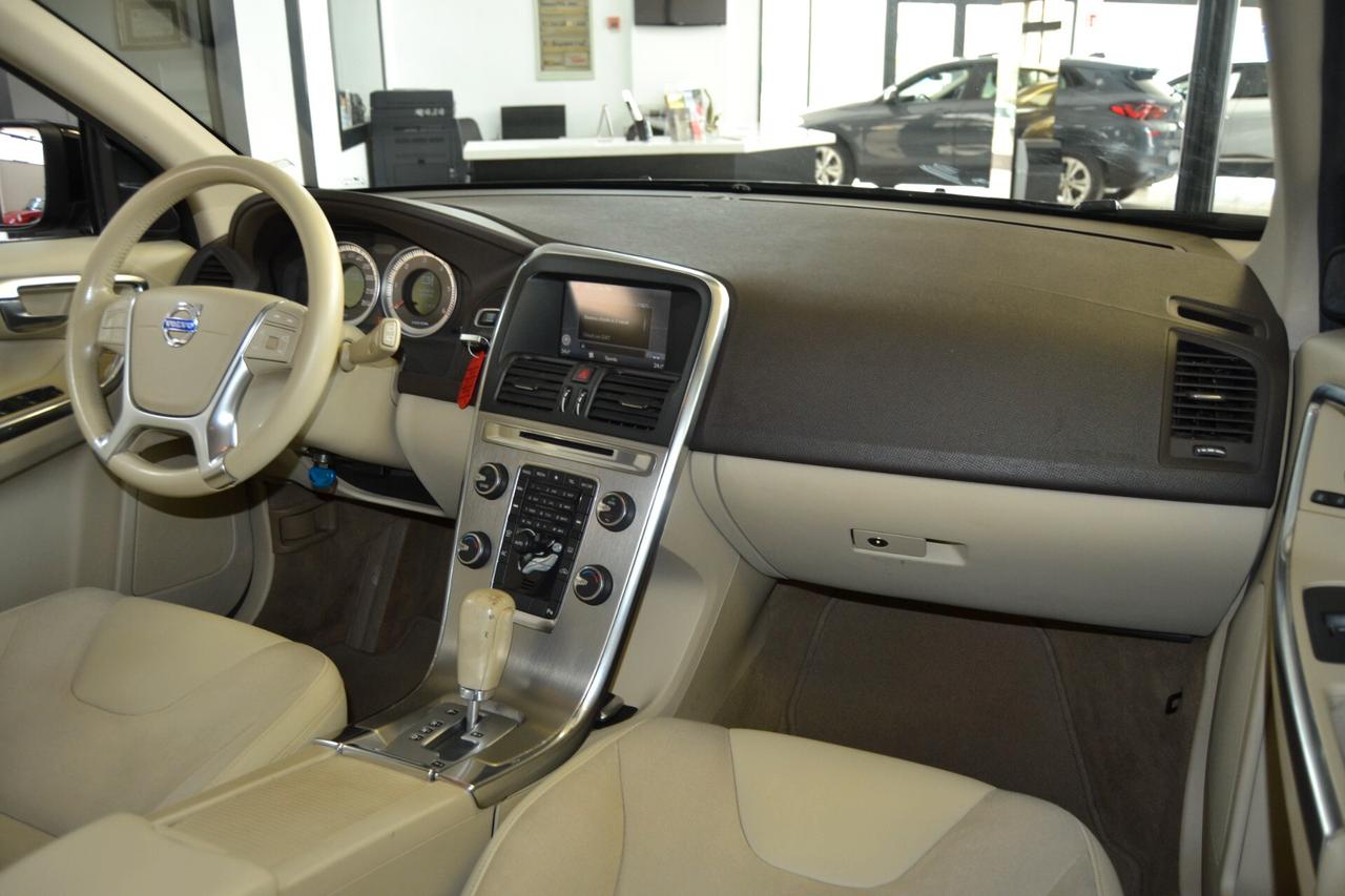 Volvo XC60 2.0 D3 Momentum KMDOC/Fatture/Tagliandi