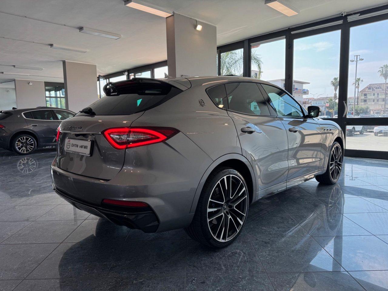 Maserati Levante 3.8 V8 Trofeo 580cv Tetto 22" Carbonio Full