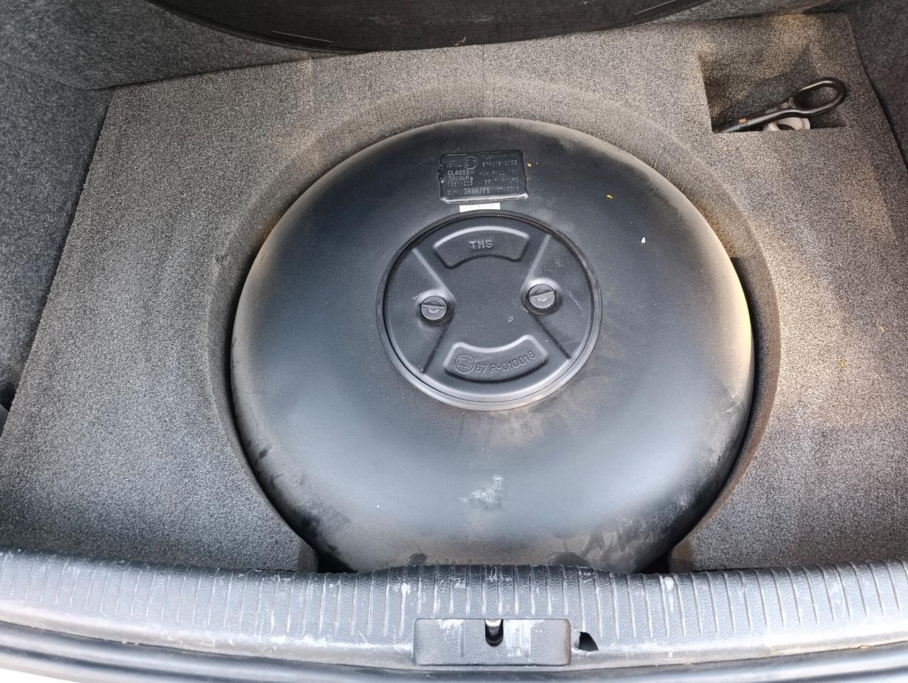 Volkswagen Golf 1.6 GPL #GM