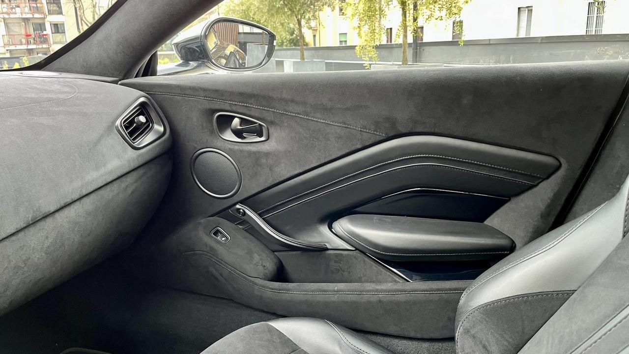 ASTON MARTIN Vantage Coupe 4.0 V8 auto