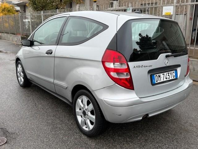Mercedes-benz A 150 Coupé Elegance adatta a neopatentati