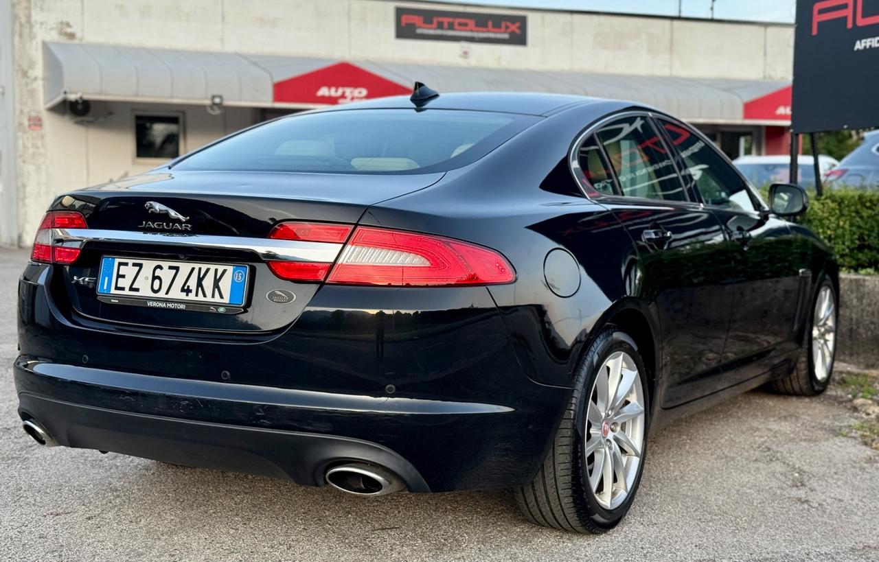 JAGUAR XF 3.0 D V6 240CV Portfolio - 2015