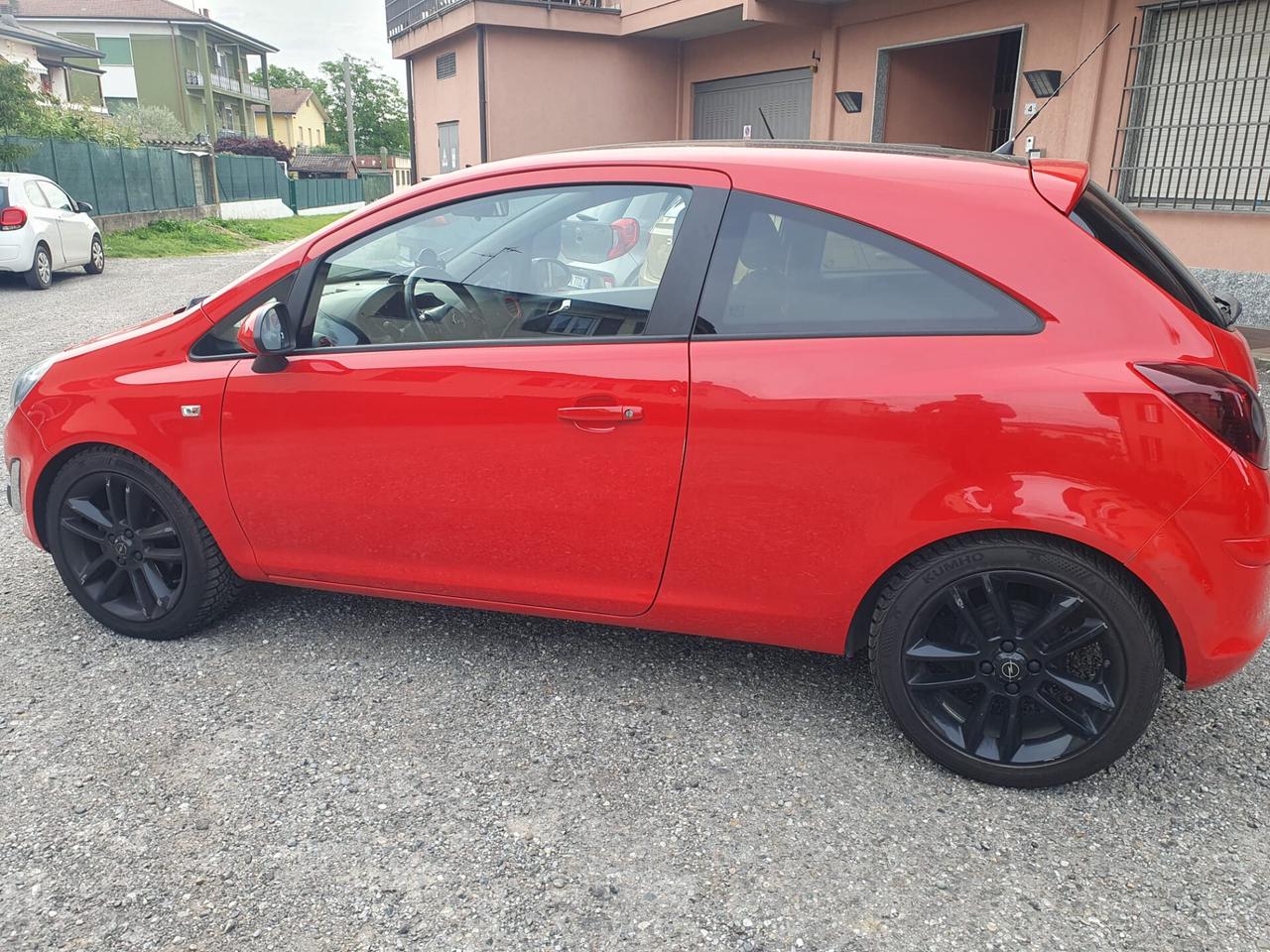 Opel Corsa 1.2 BI-COLOR SPORT 86CV NeoPatentati