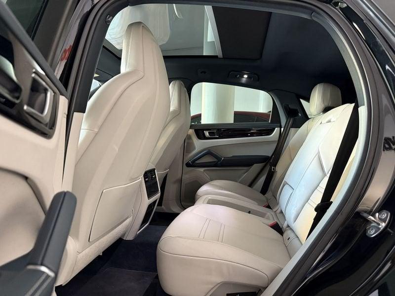 Porsche Cayenne Coupè Cayenne Coupe 3.0 tiptronic 22"