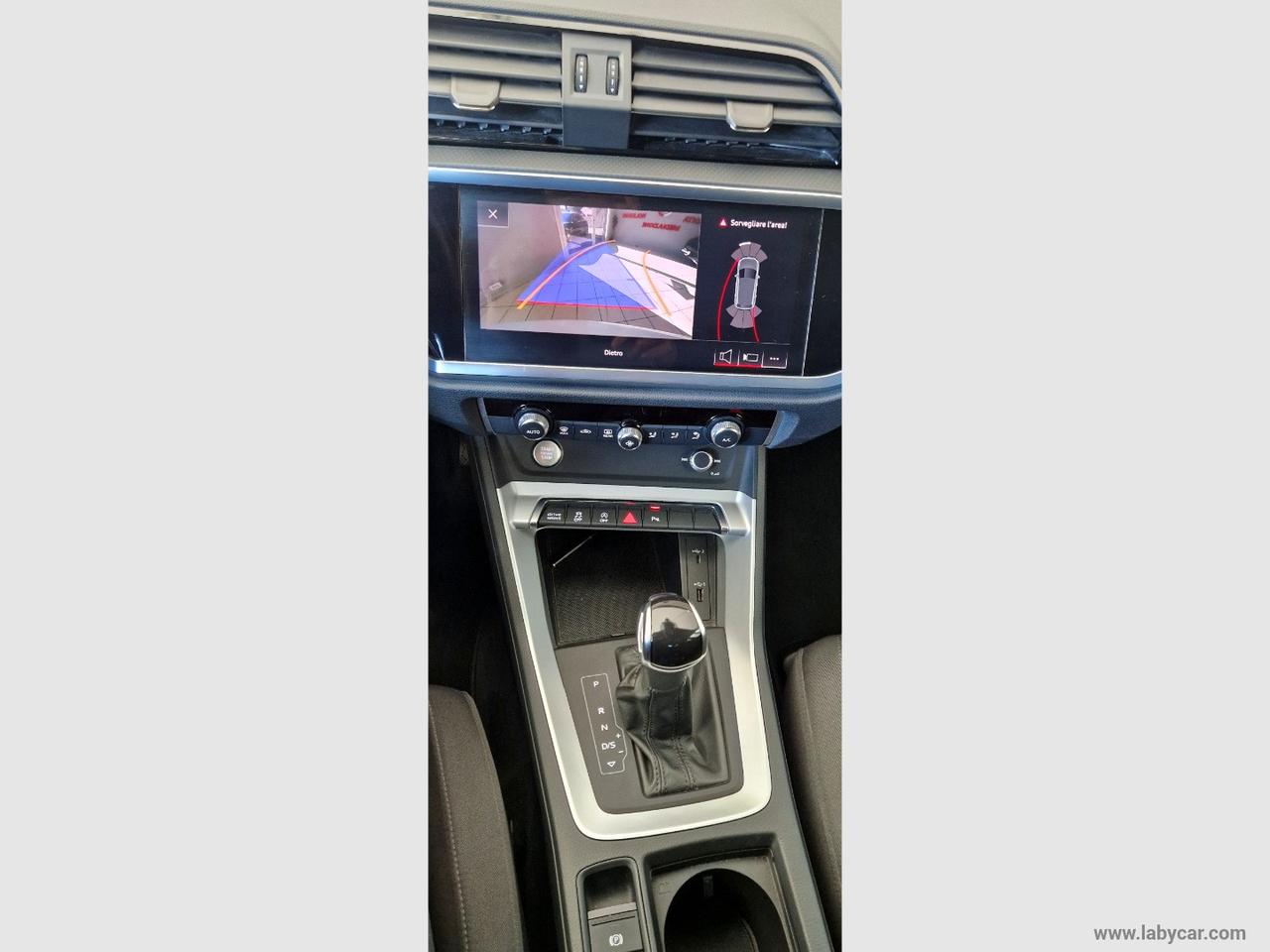 AUDI Q3 40 TDI quattro S tr. Business Adv.