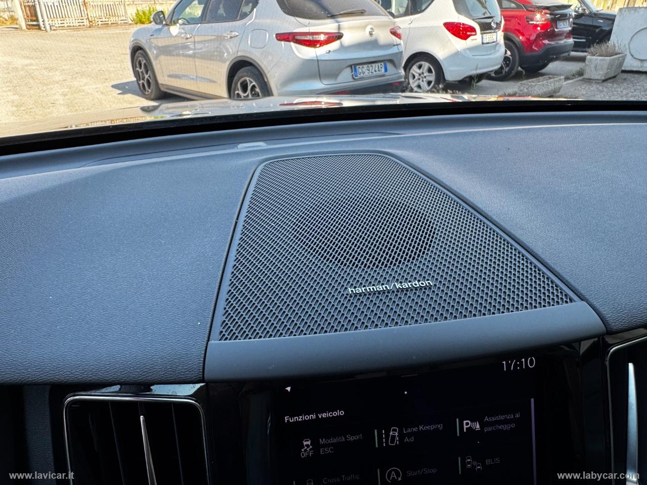 VOLVO XC60 B4