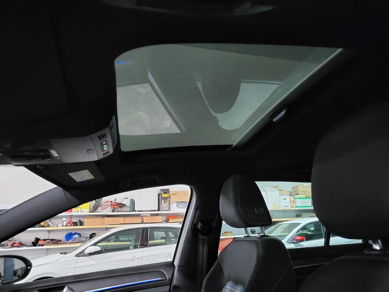 Volkswagen Golf 1.4 GTE HYDRID 5p. TETTO