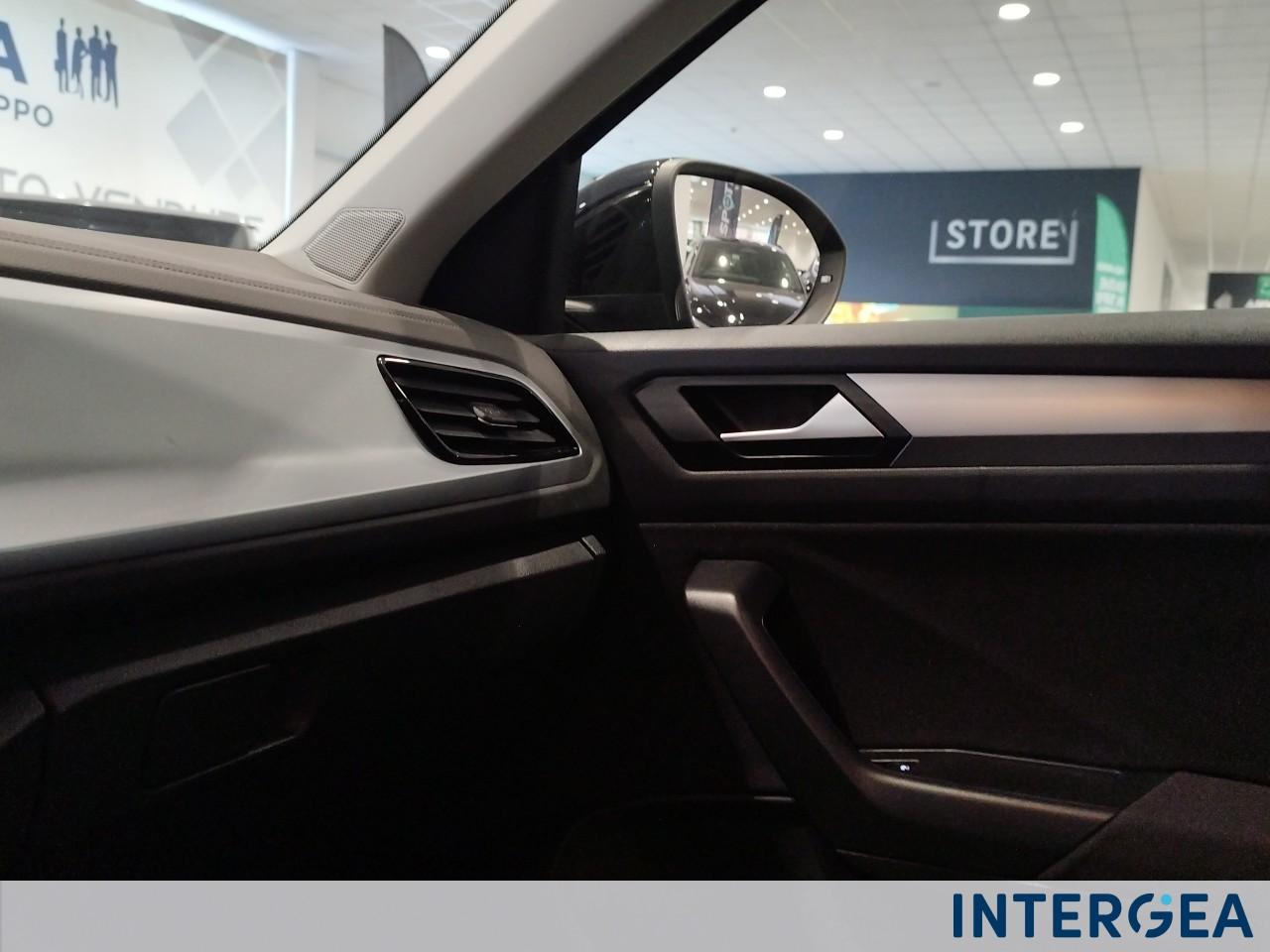 VOLKSWAGEN T-Roc 1.0 tsi Life 115cv
