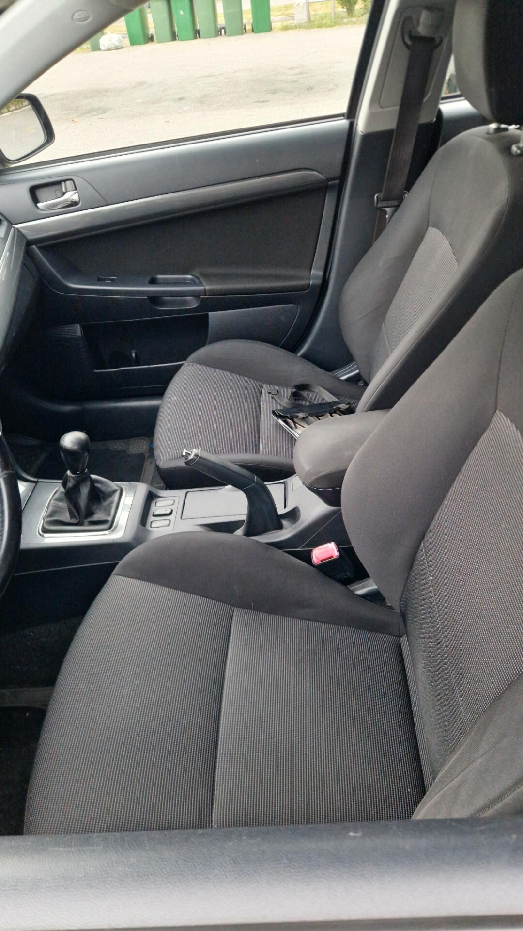 Mitsubishi Lancer 1.8 5p. Sportback Invite