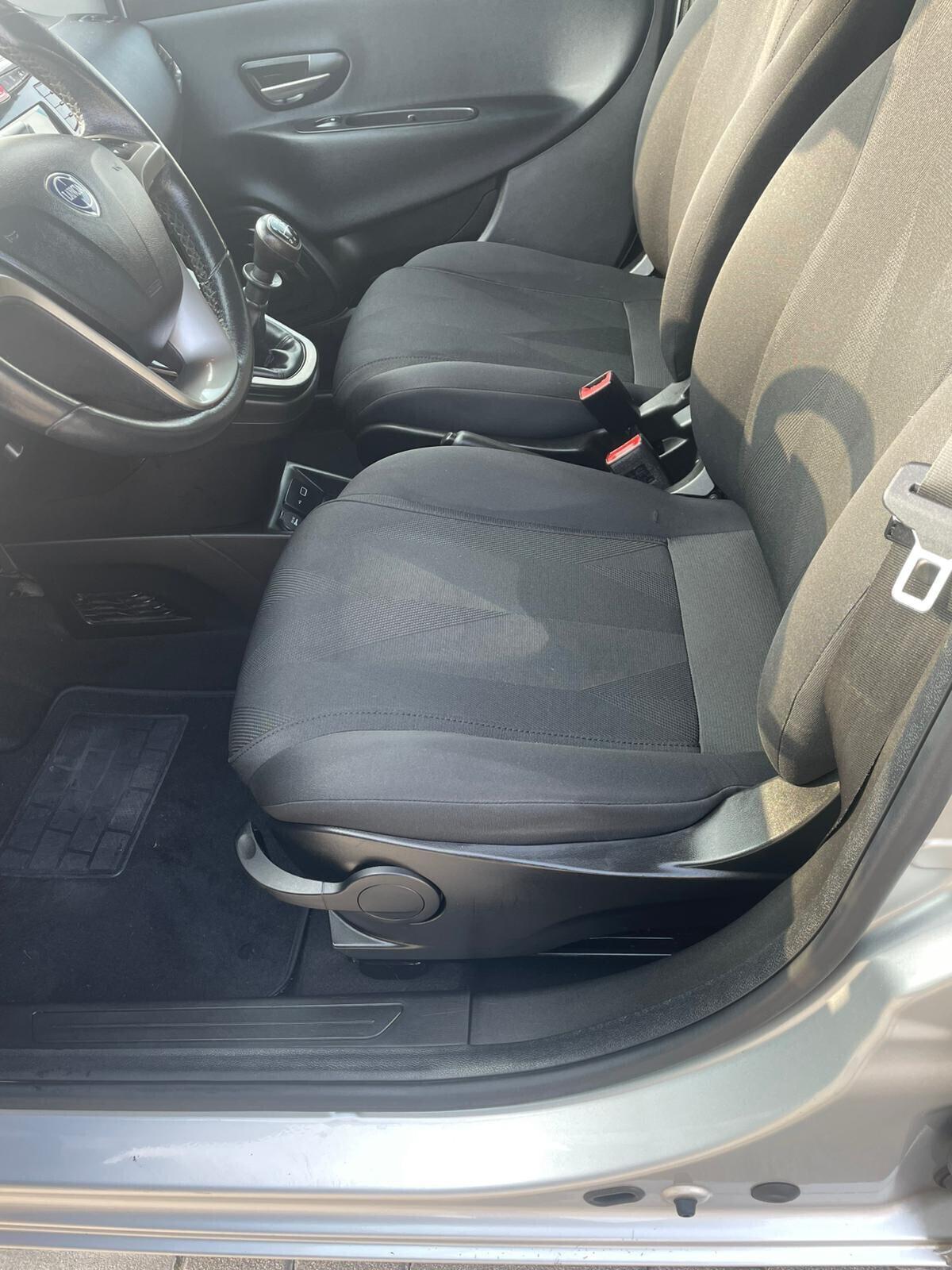 Lancia Ypsilon 1.2 69 CV UNI.PRO 12 MESI GARANZIA