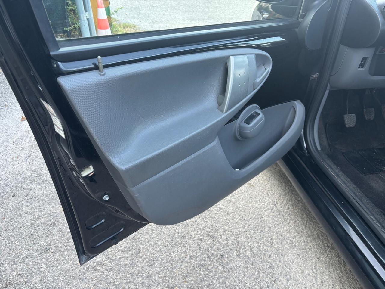 Toyota Aygo 1.0 5 porte Sol OK NEOPATENTATI