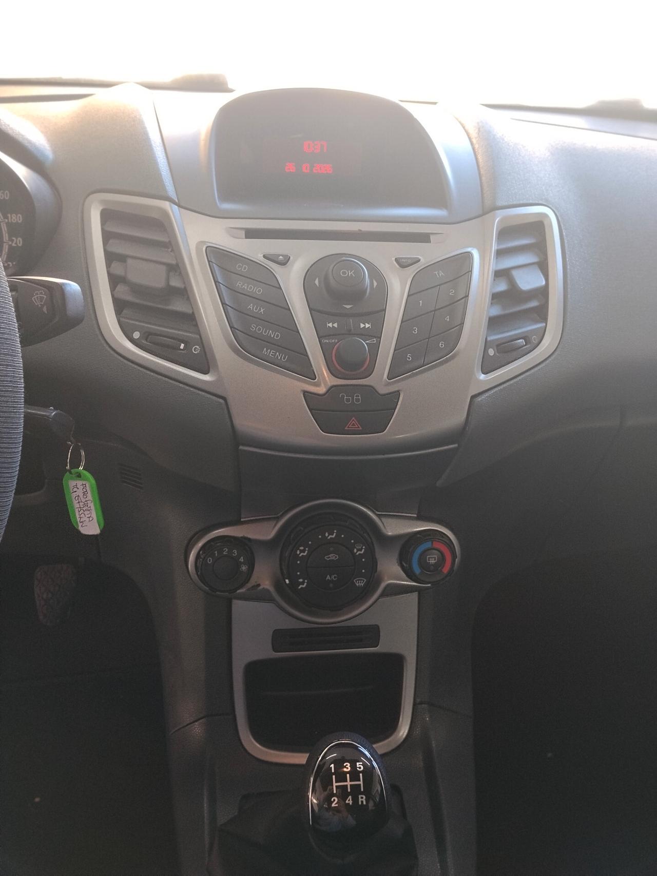 Ford Fiesta 1.4 diesel 2011 CON GARANZIA