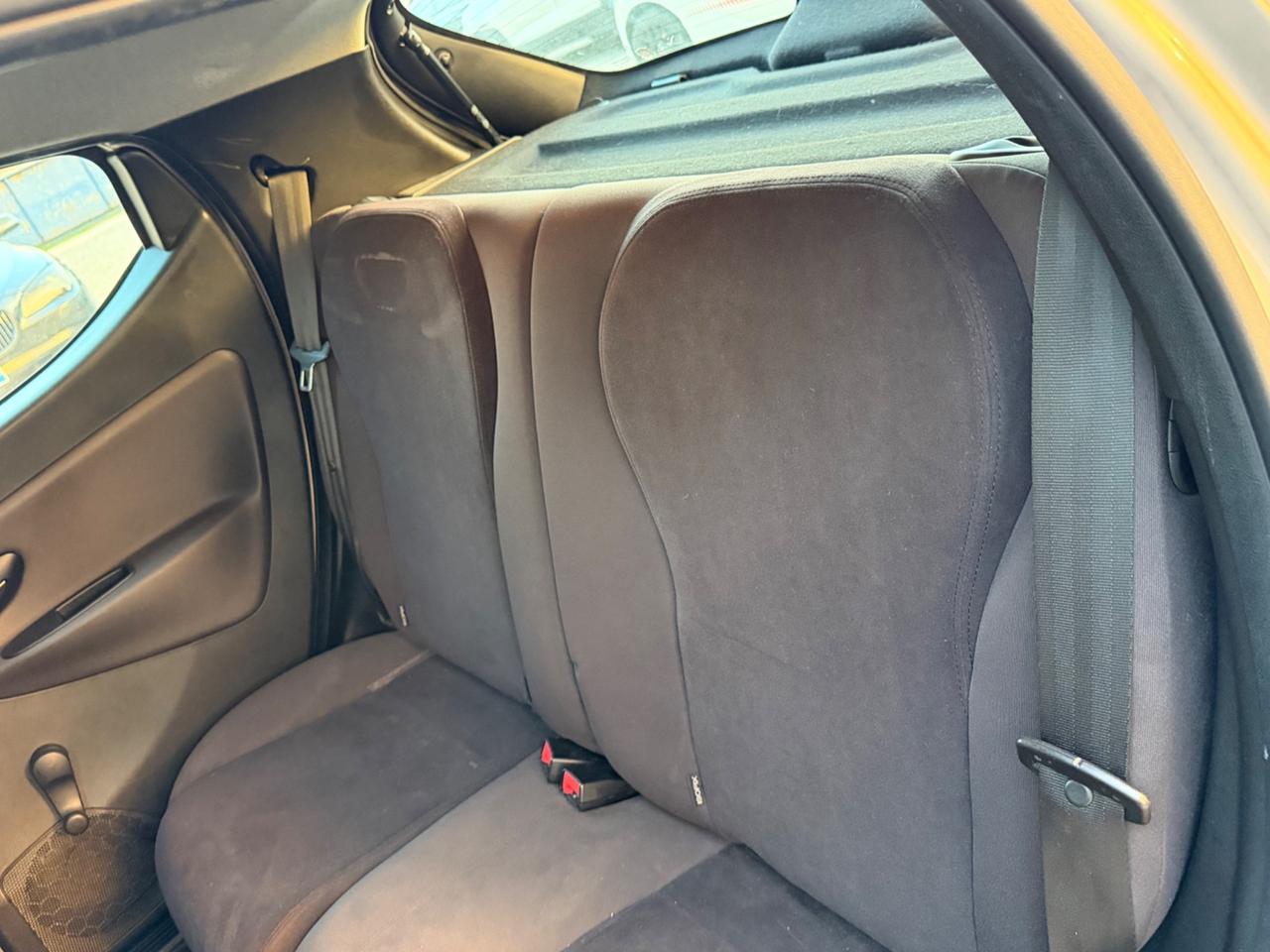 Lancia Ypsilon 1.2 69 CV Unyca