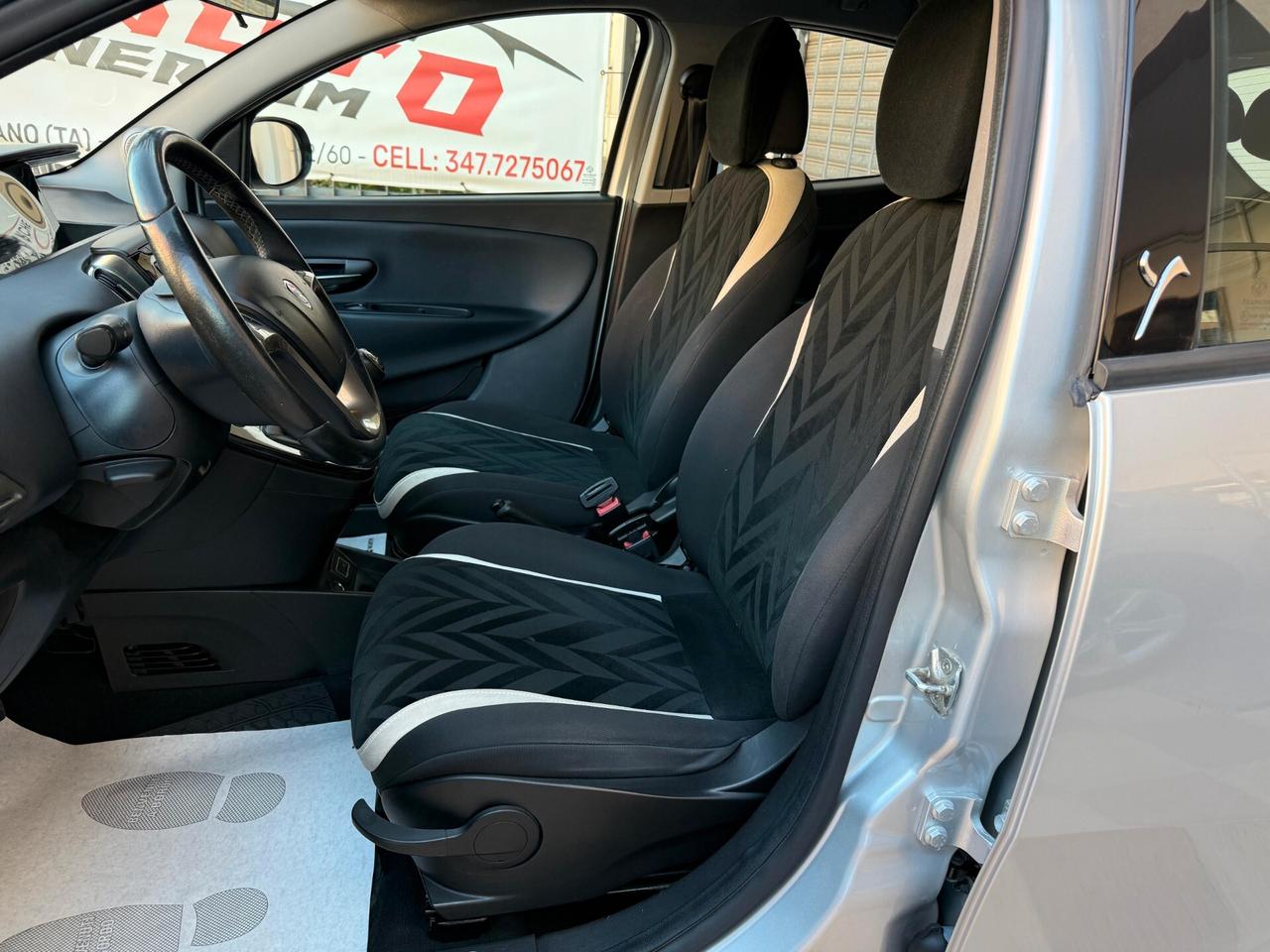 Lancia Ypsilon 1.2 69 CV 5 porte Gold