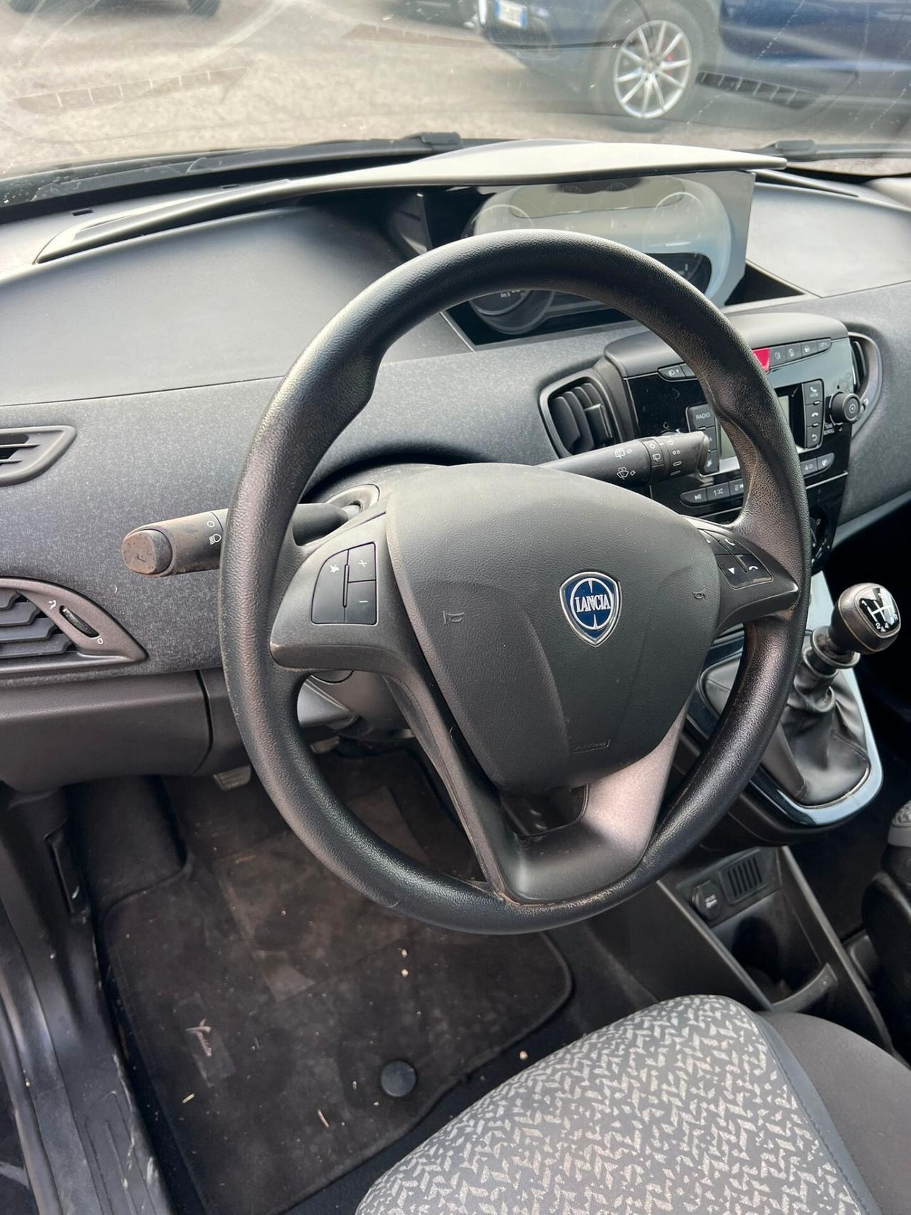 Lancia Ypsilon 1.0 FireFly 5 porte S&S Hybrid Ecochic