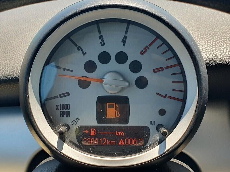 MINI Cooper D 1.6D 16V 110CV DPF PER NEOPATENTATI