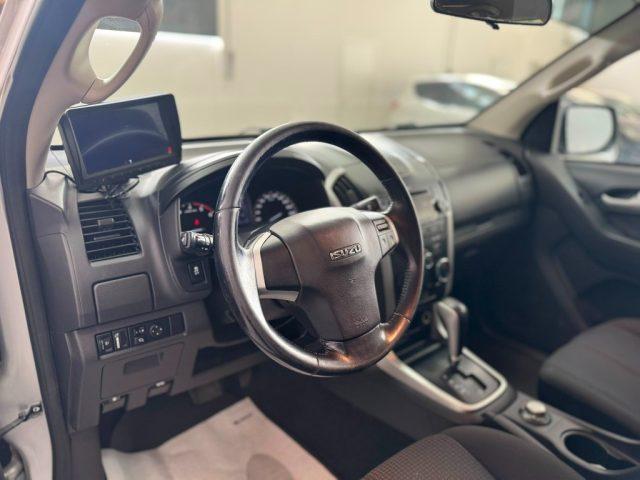 ISUZU D-Max 2.5 Space Cab Solar A/T 4WD