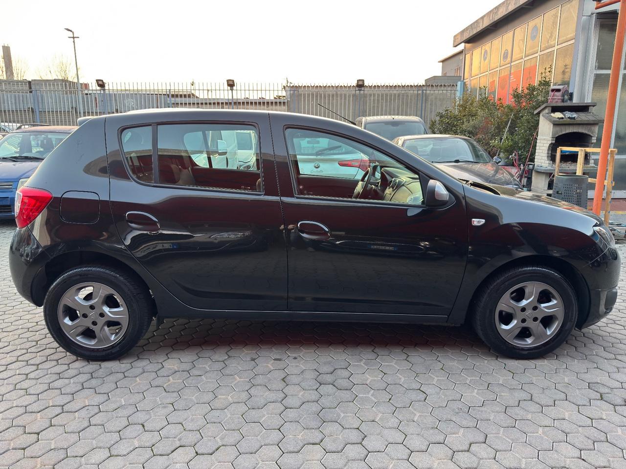 Dacia Sandero 1.2 GPL 75CV ADATTA A NEOPATENTATI