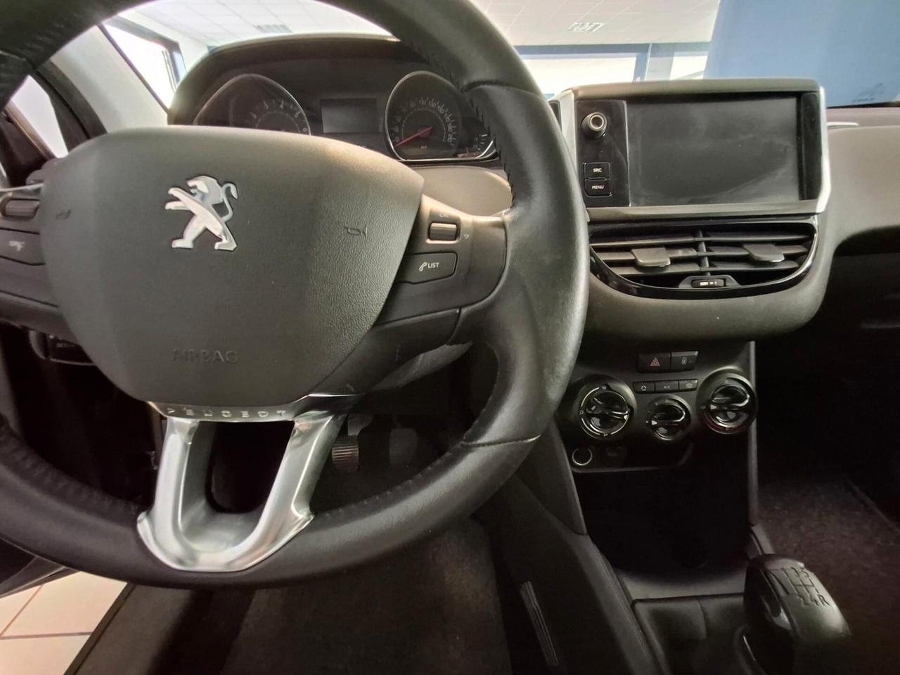 Peugeot 208 PureTech 82 5 porte Allure