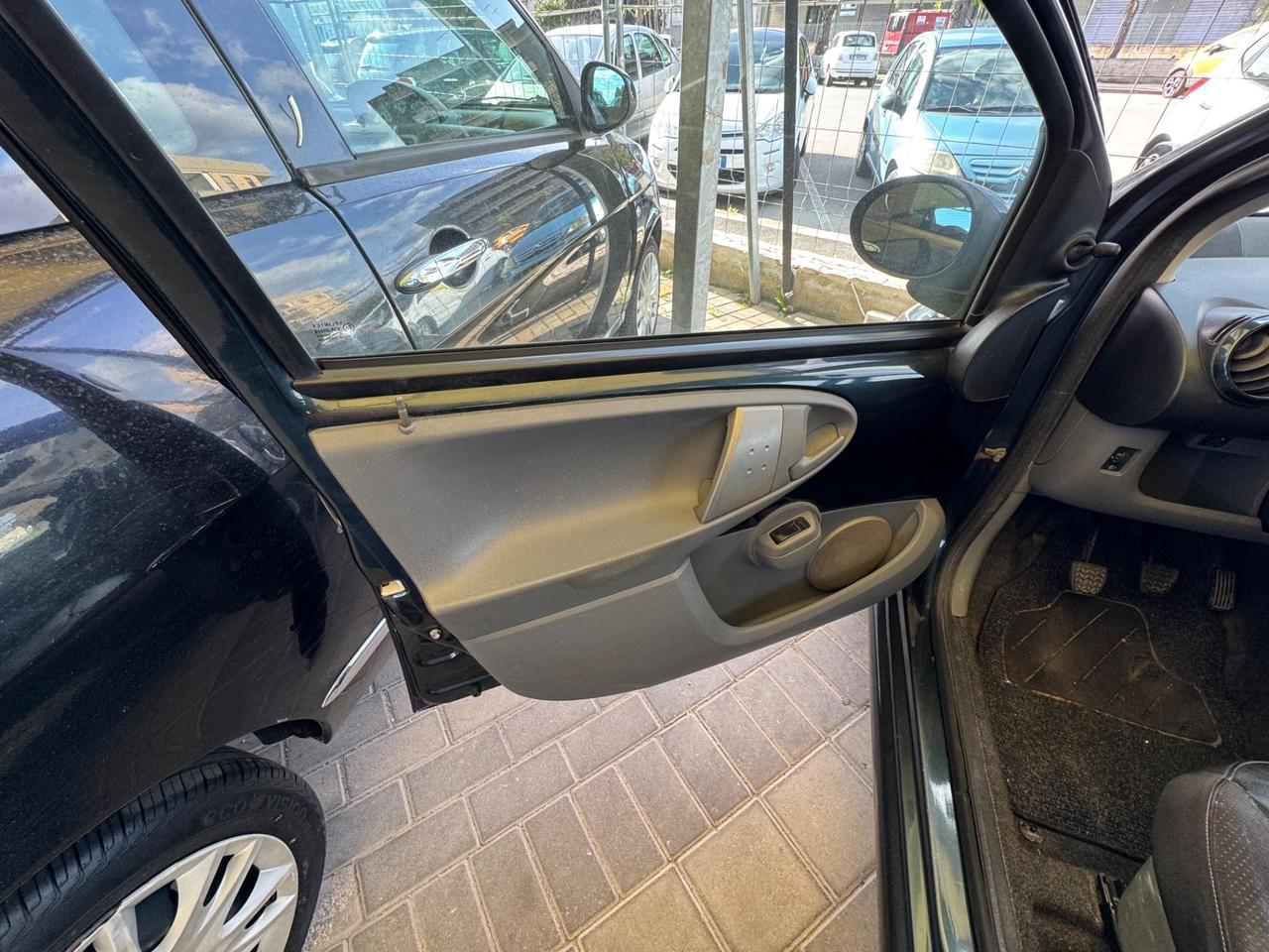 Toyota Aygo 1.0 12V VVT-i 5 porte Deep Ocean Connect