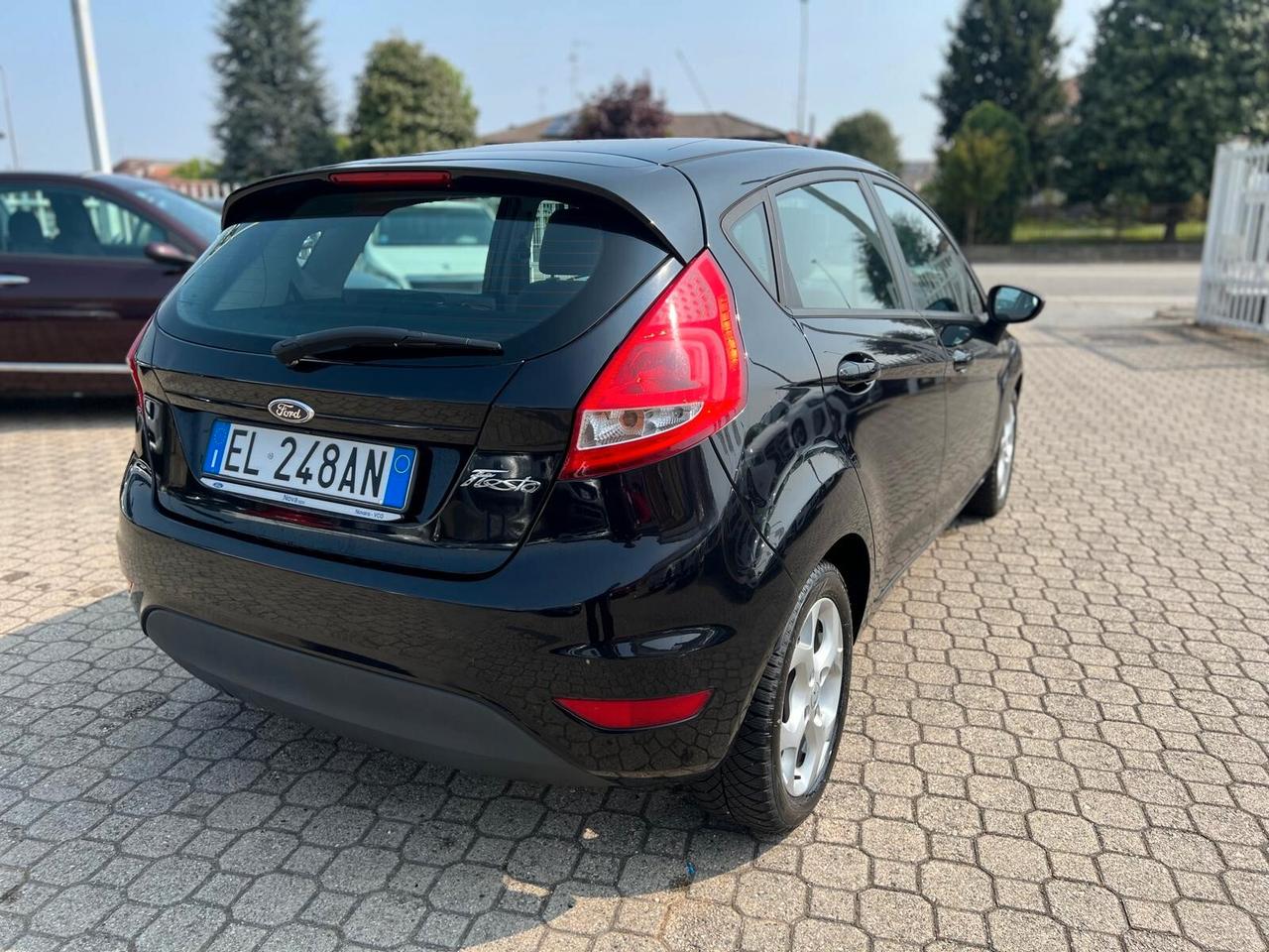 Ford Fiesta Ikon 1.4 TDCi 70CV 5p. Business