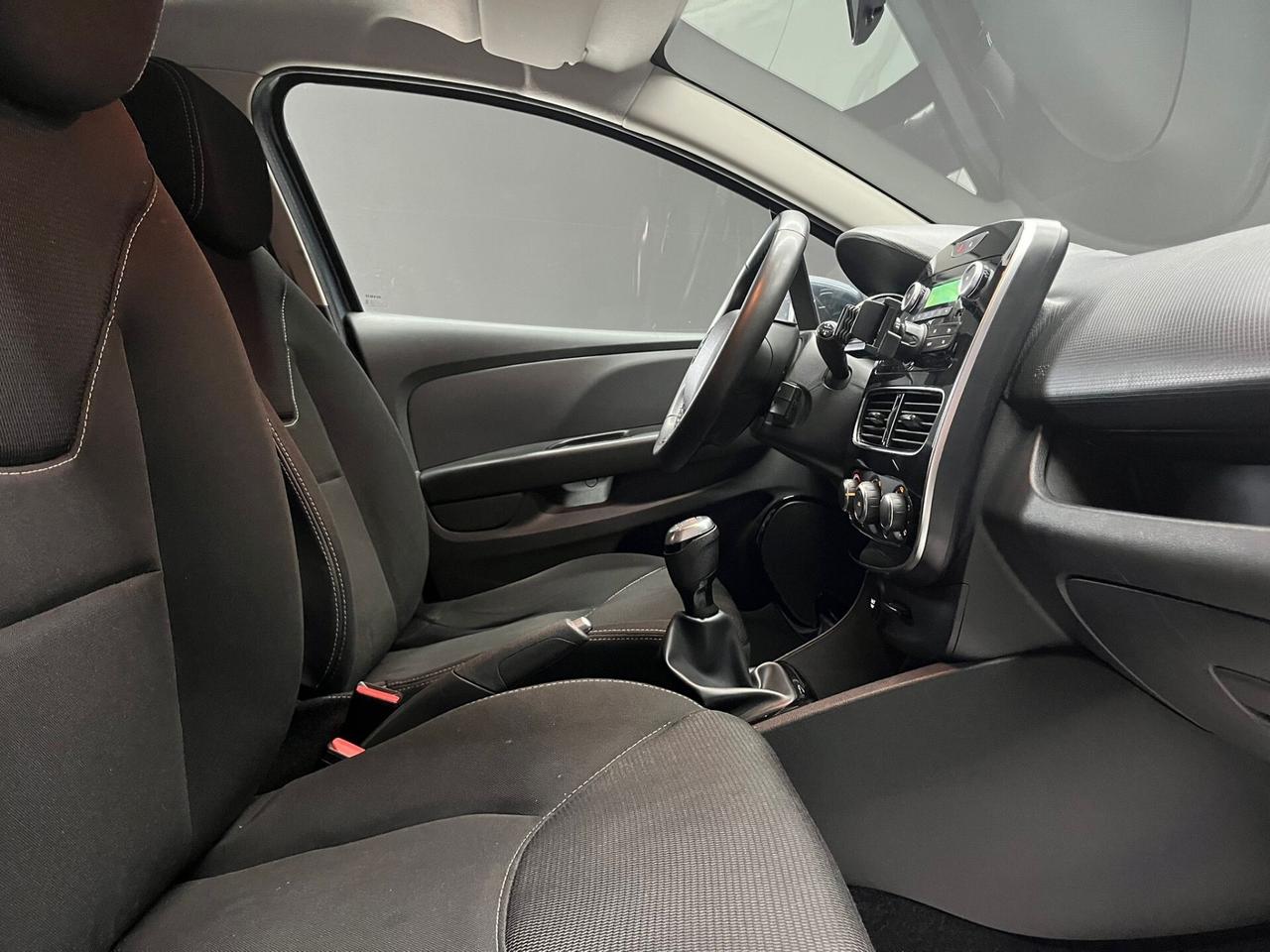 Renault Clio TCe 12V 75 CV 5 porte Generation OK NEOPATENTATI