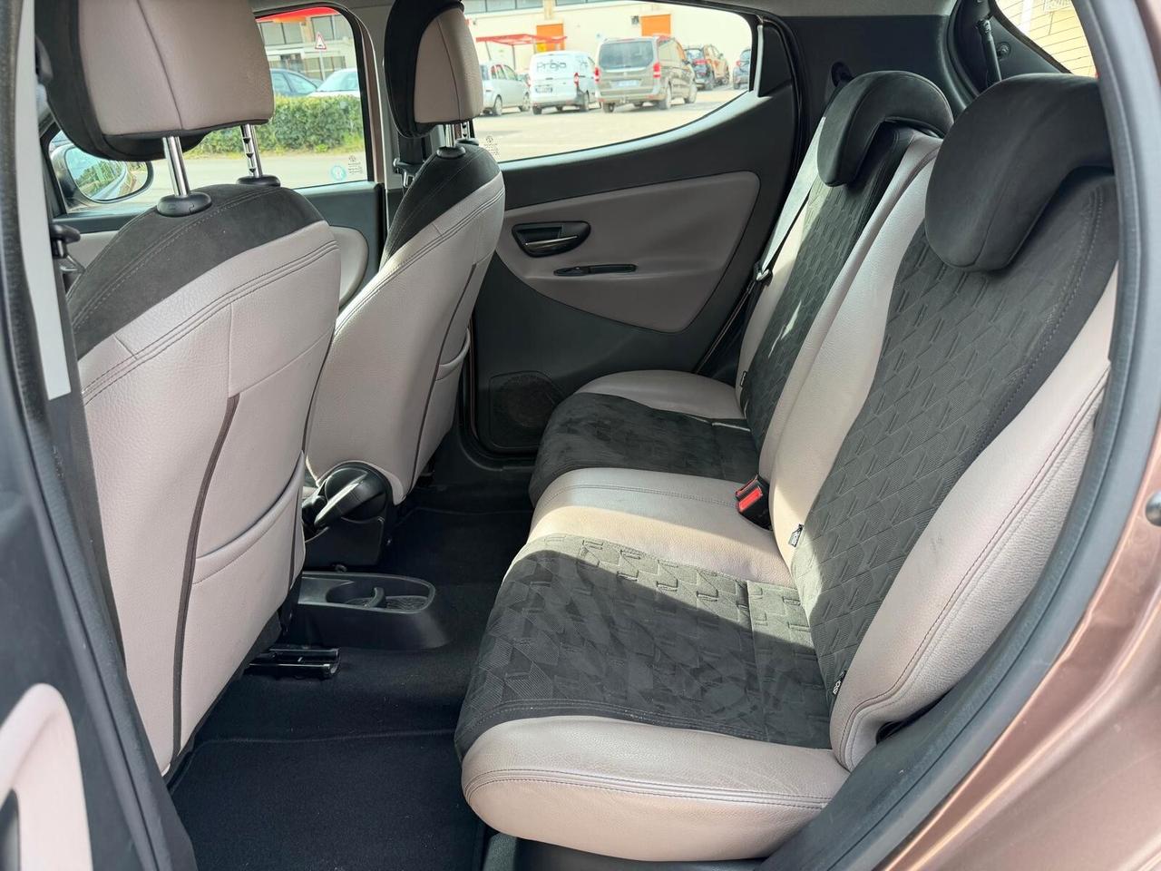 Lancia Ypsilon 1.2 BENZ - 69 CV - 5 porte