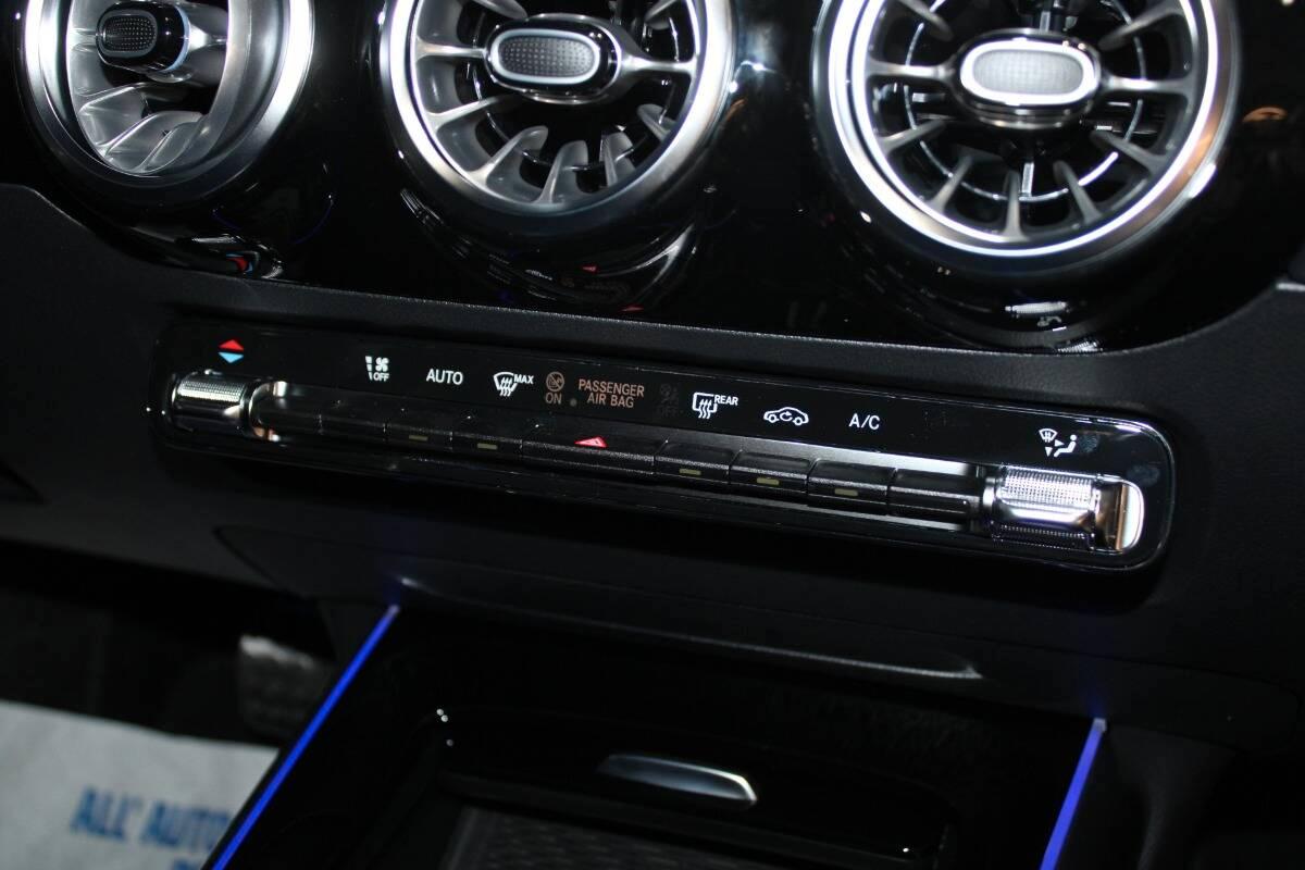 Mercedes Classe GLA 200 d AMG Line Premium auto Con TELECAMERA
