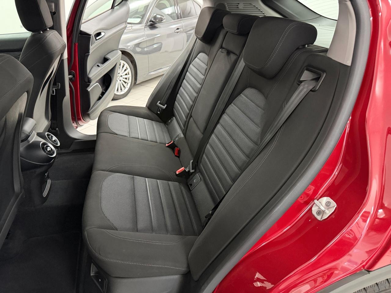 Alfa Romeo Stelvio 2.2 TD 190 CV BUSINESS AT8 Q4 MODELLO NUOVO TAGLIANDATA