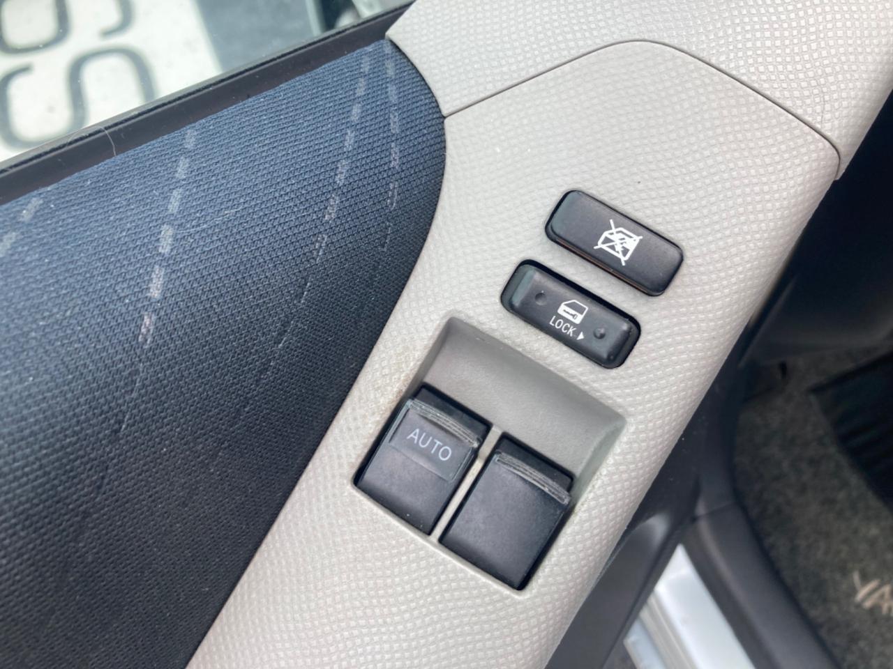 TOYOTA YARIS CAMBIO AUTOMATICO (DA VETRINA)