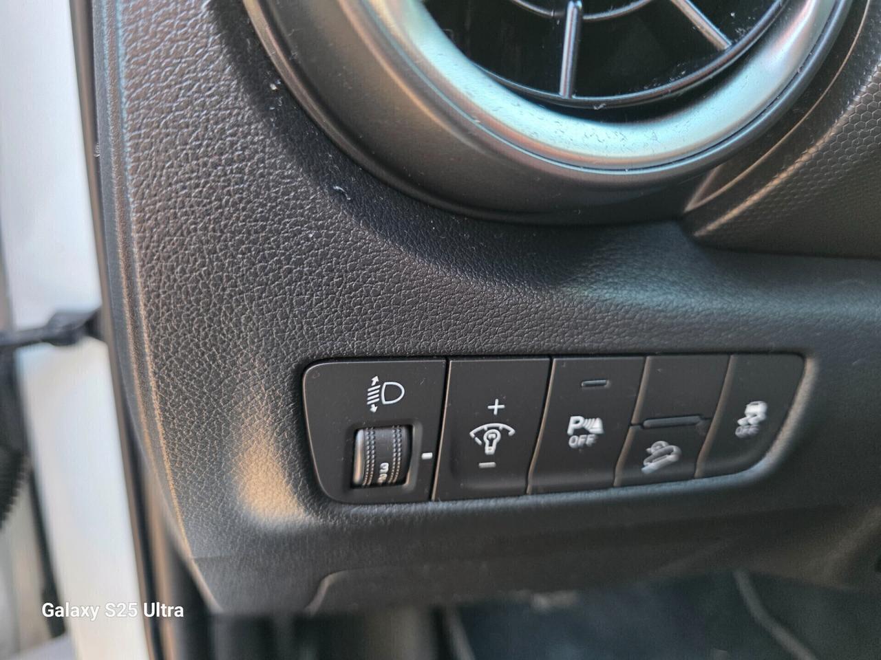 Hyundai Kona 1.0 T-GDI Hybrid 48V iMT Business