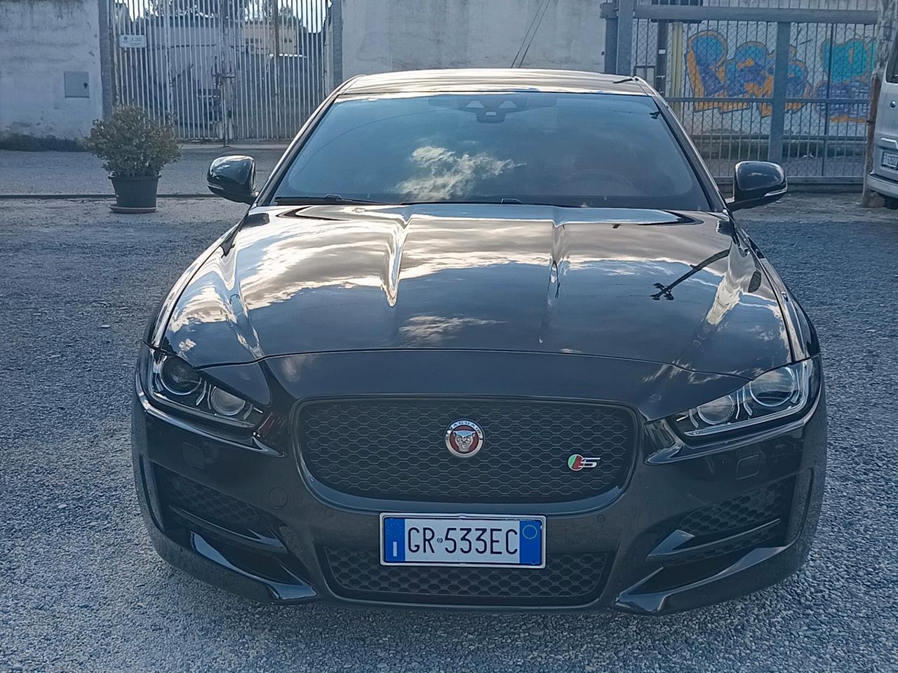Jaguar XE 2015 - 2.0 D Turbo 180CV aut. R-Sport LB AUTOMOBILI