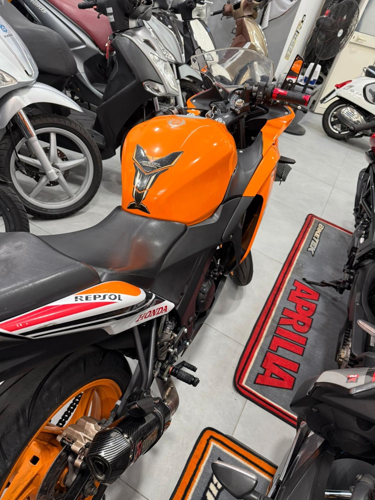 Honda CBR 125 R Repsol